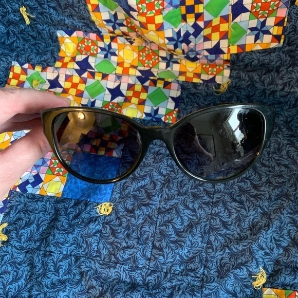 Versace Medusa quilted side sunglasses with scratches - Picture 6 of 9